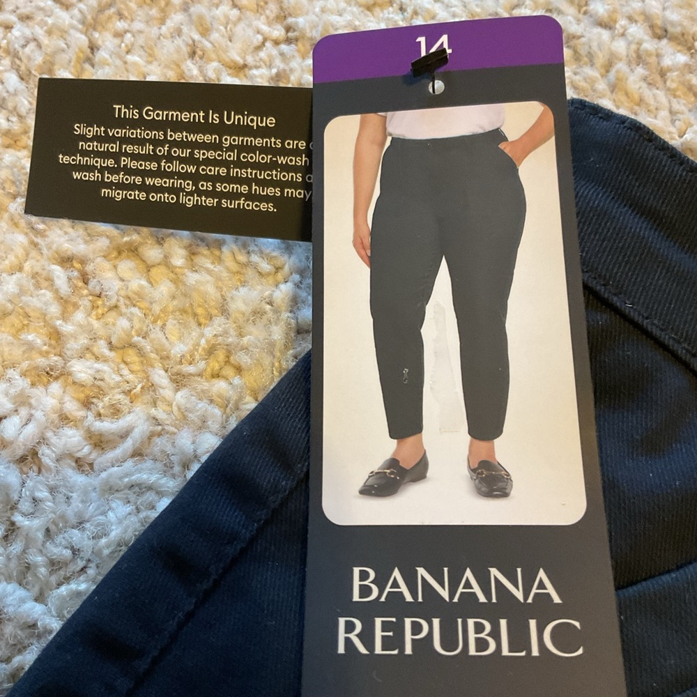 Banana Republic Black Cargo Pants - Picture 3 of 7